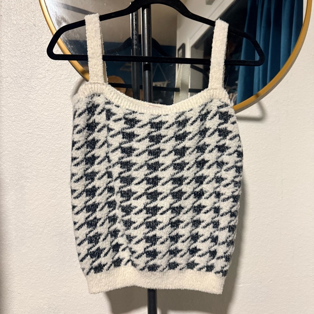 Stylish Black and White Houndstooth Women's Top